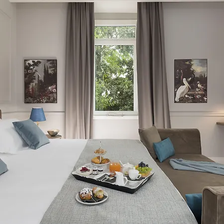 La Hotel Roma